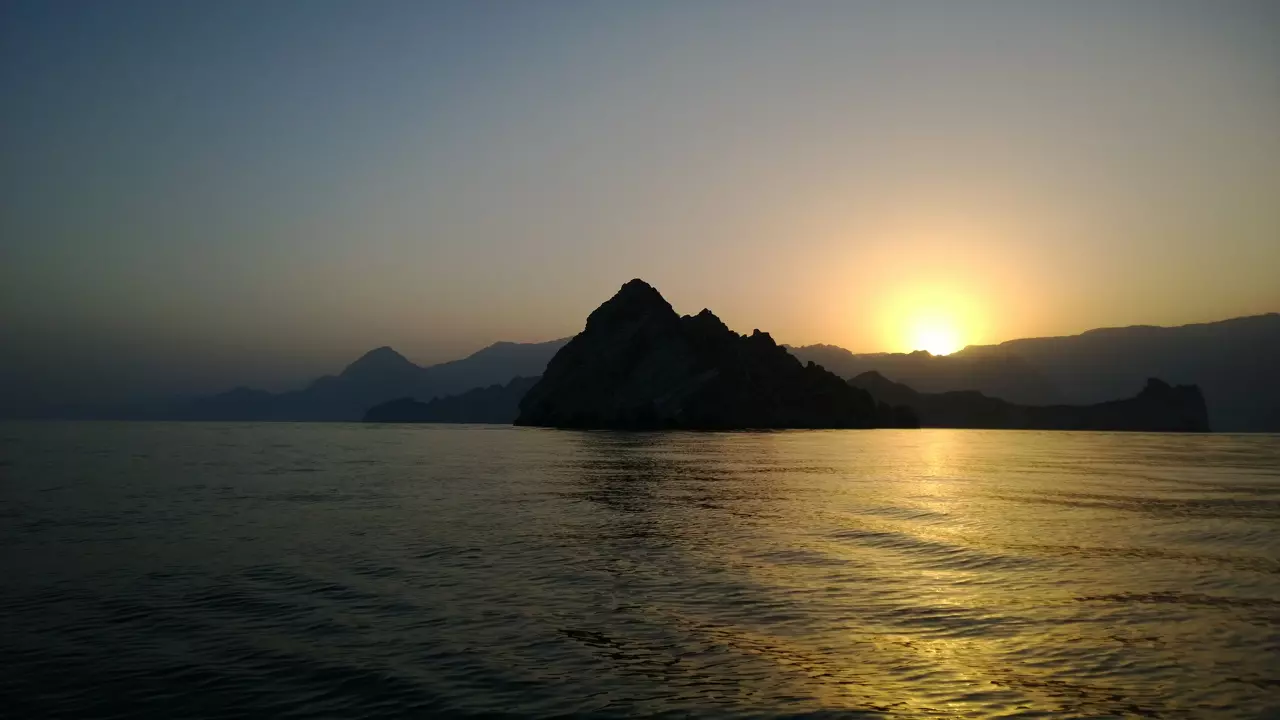 Musandam Day Trip - Photo 2