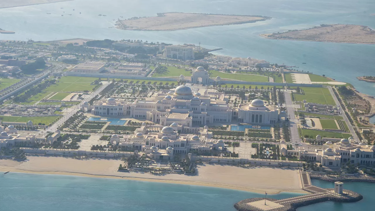 Helicopter Flight Abu Dhabi - Photo 15