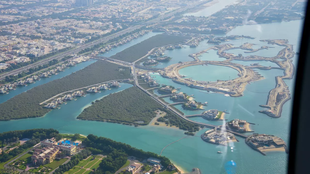 Helicopter Flight Abu Dhabi - Photo 21