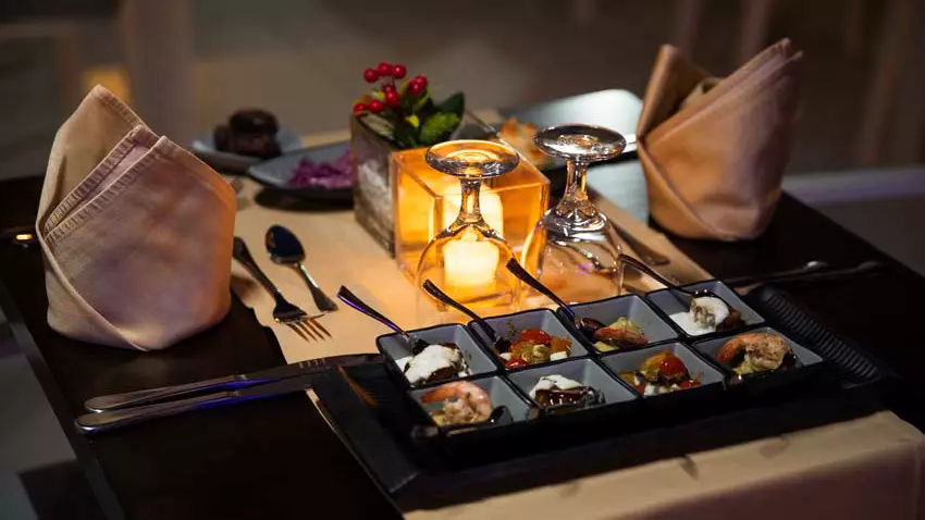 Круиз с ужином на катамаране «Alexandra Sea Lounge» по Дубай Марине