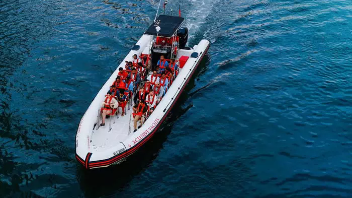 Морская прогулка на скоростном катере