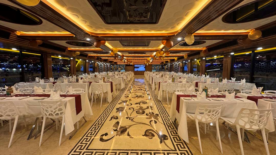 Lotus Royale Dinner Cruise - Photo 13