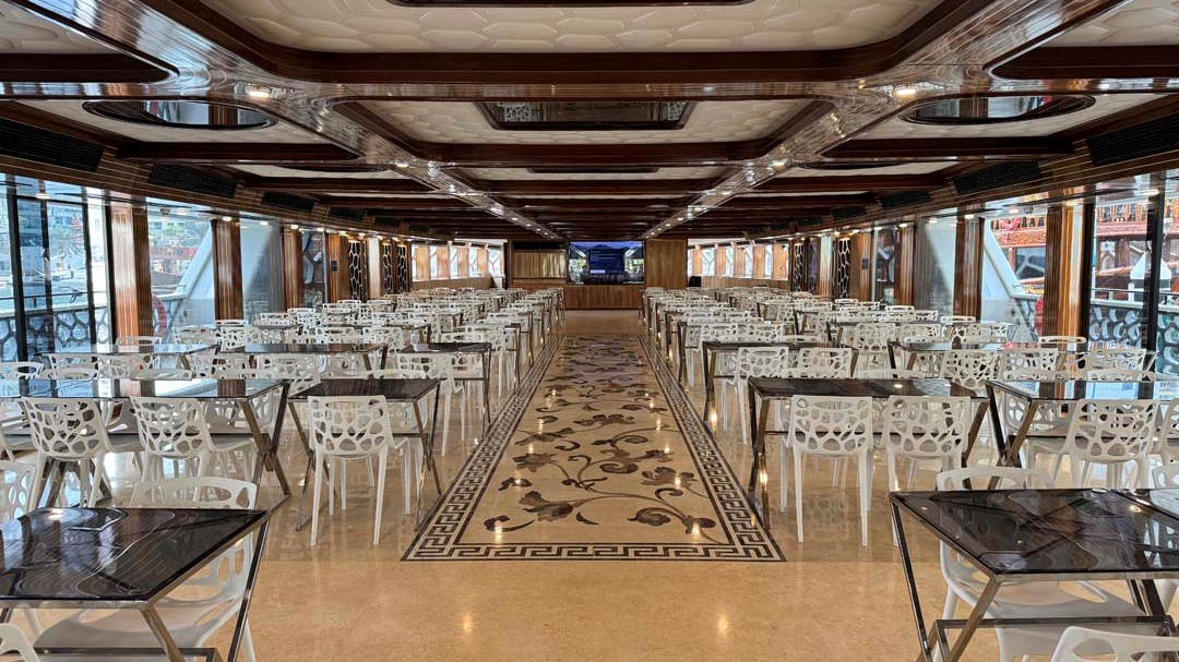 Lotus Royale Dinner Cruise - Photo 14