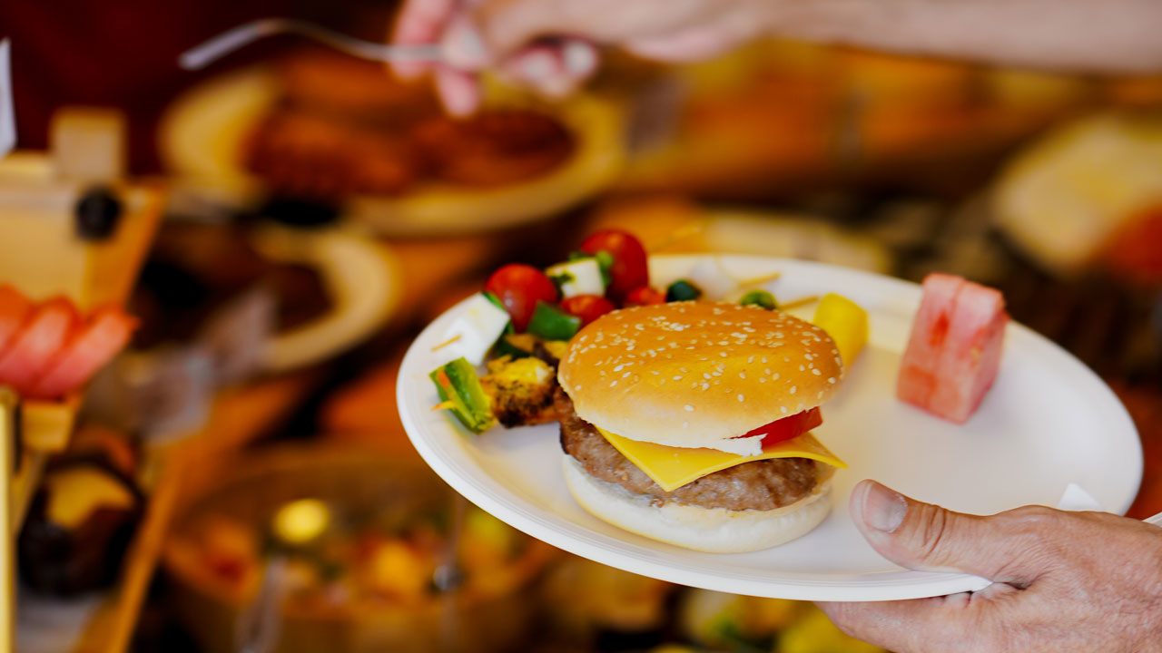 Shared Luxury Yacht Tour with Breakfast or BBQ - Photo 3