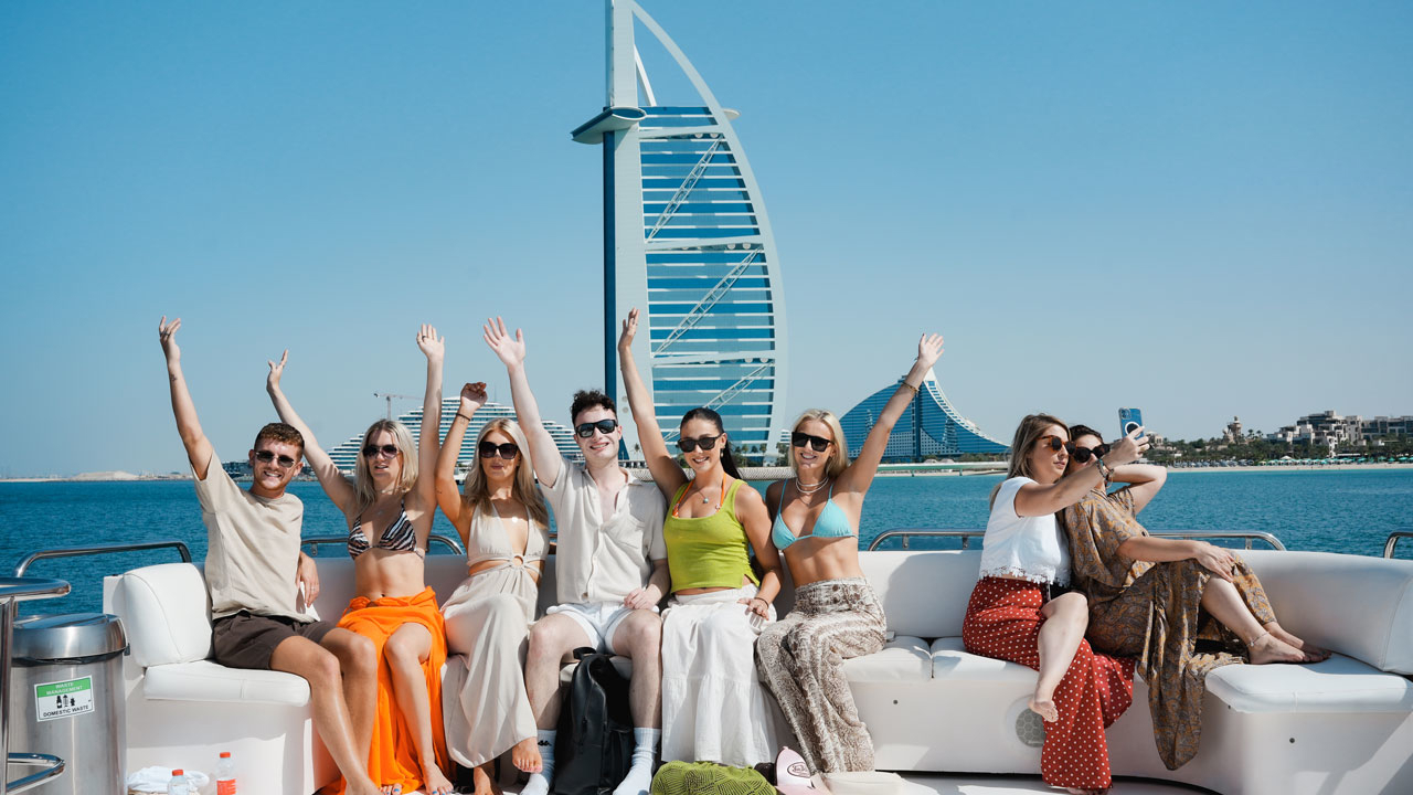 Shared Luxury Yacht Tour with Breakfast or BBQ - Photo 4