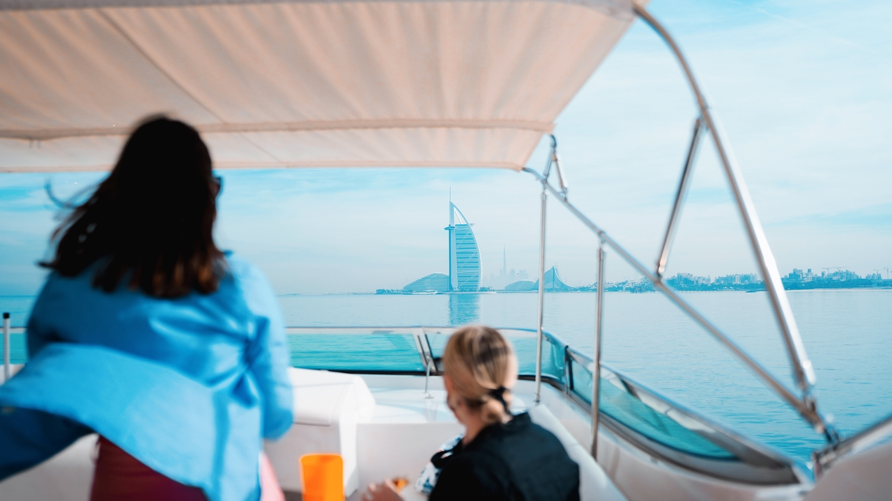 Shared Luxury Yacht Tour with Breakfast or BBQ - Photo 7