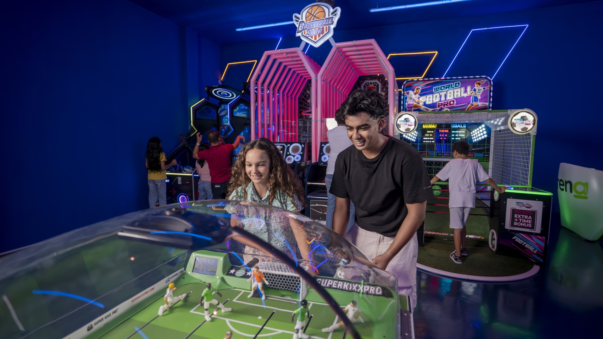 Real Madrid World - Photo 24