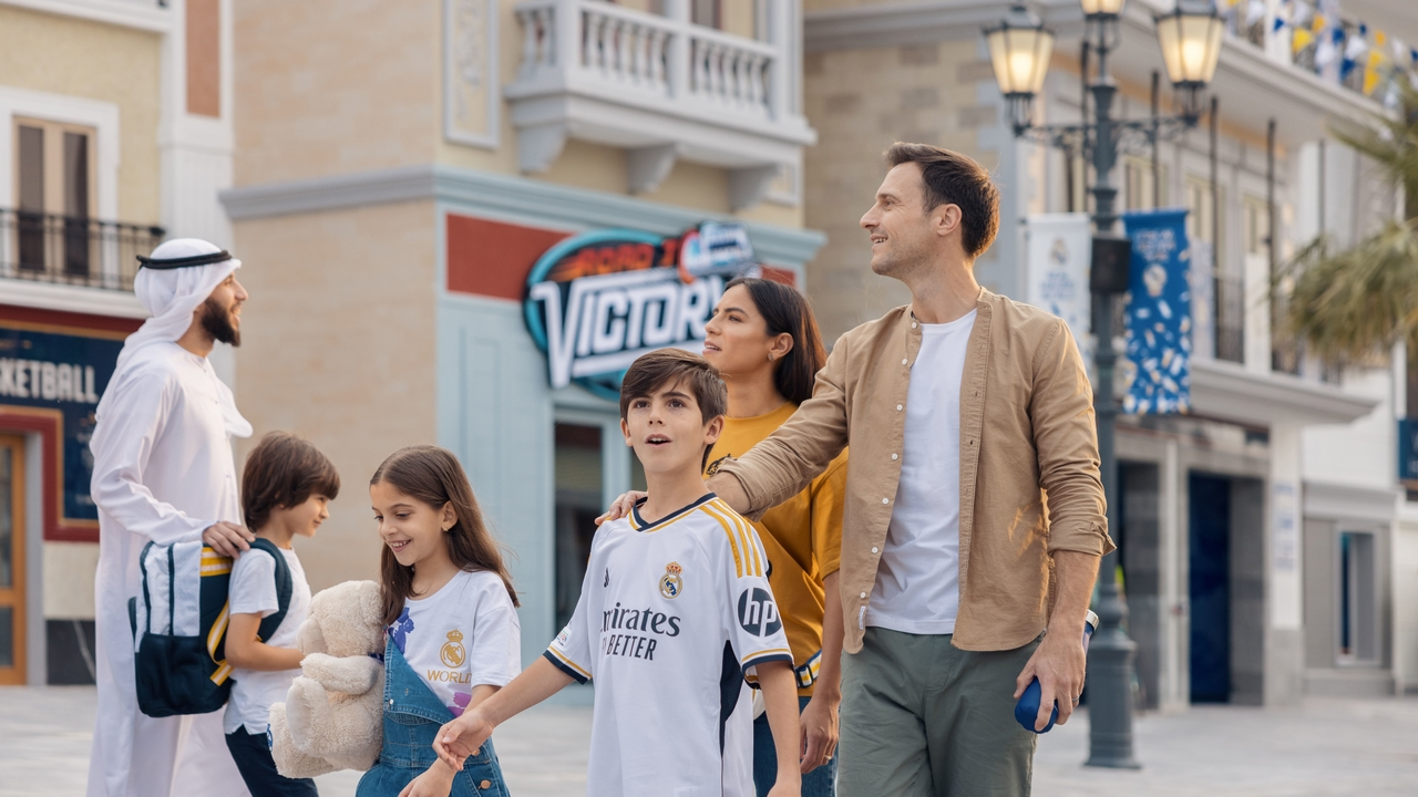 Real Madrid World - Photo 12