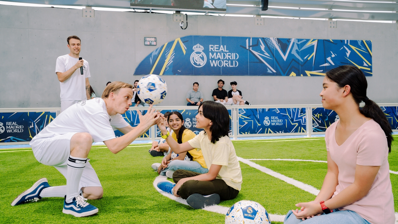 Real Madrid World - Photo 15