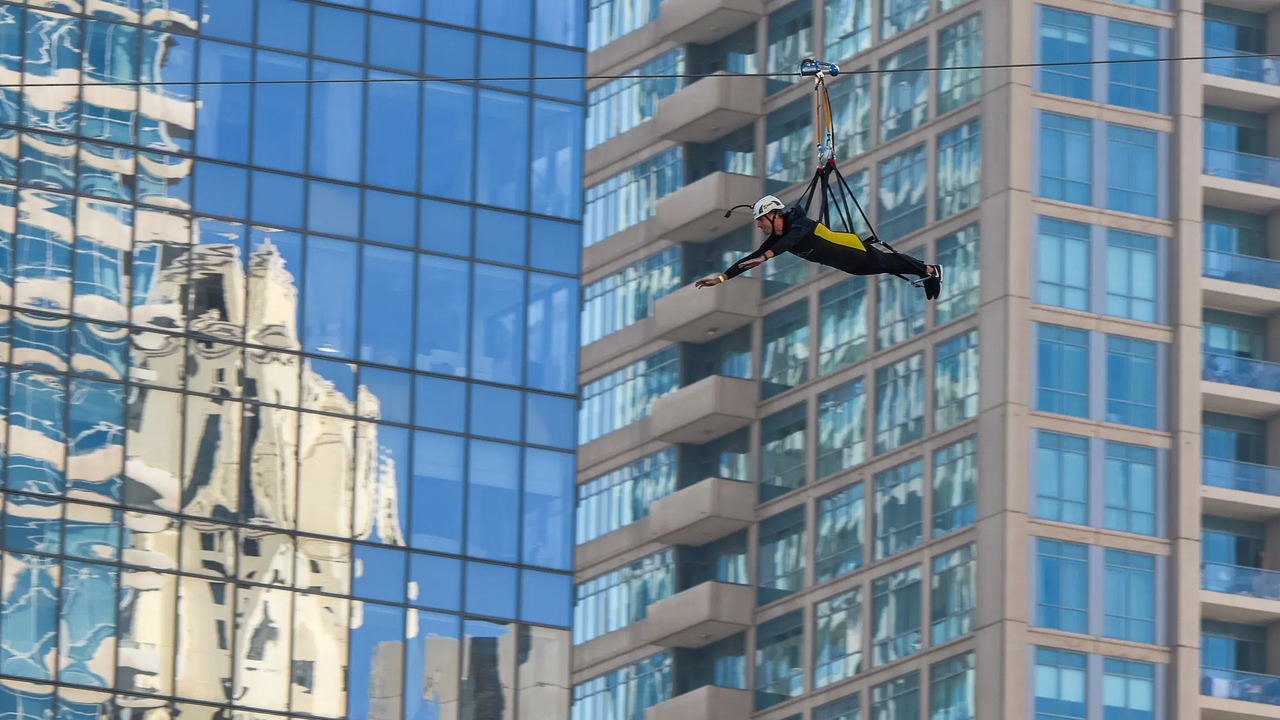 Зиплайн XLine Dubai Marina