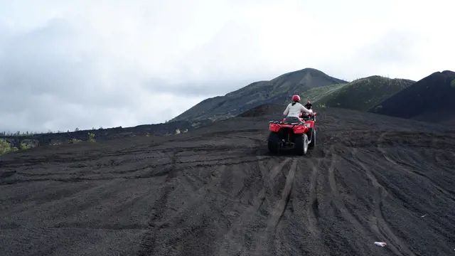 Mount Batur Quad Bike Tour and Hot Spring Visit
