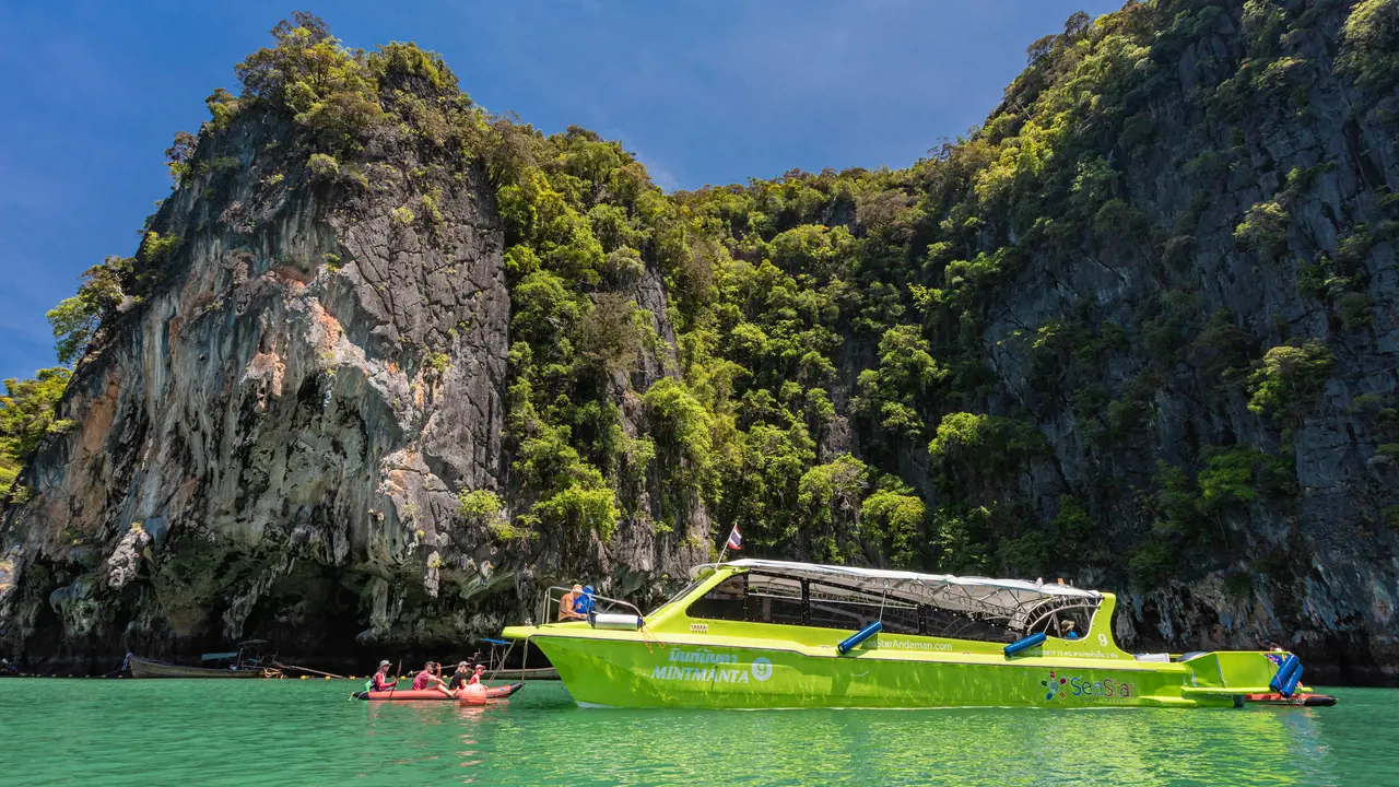 James Bond Island, Phang-Nga Bay, Hong Island, and Khai Island Tour from Phuket – Bild 3