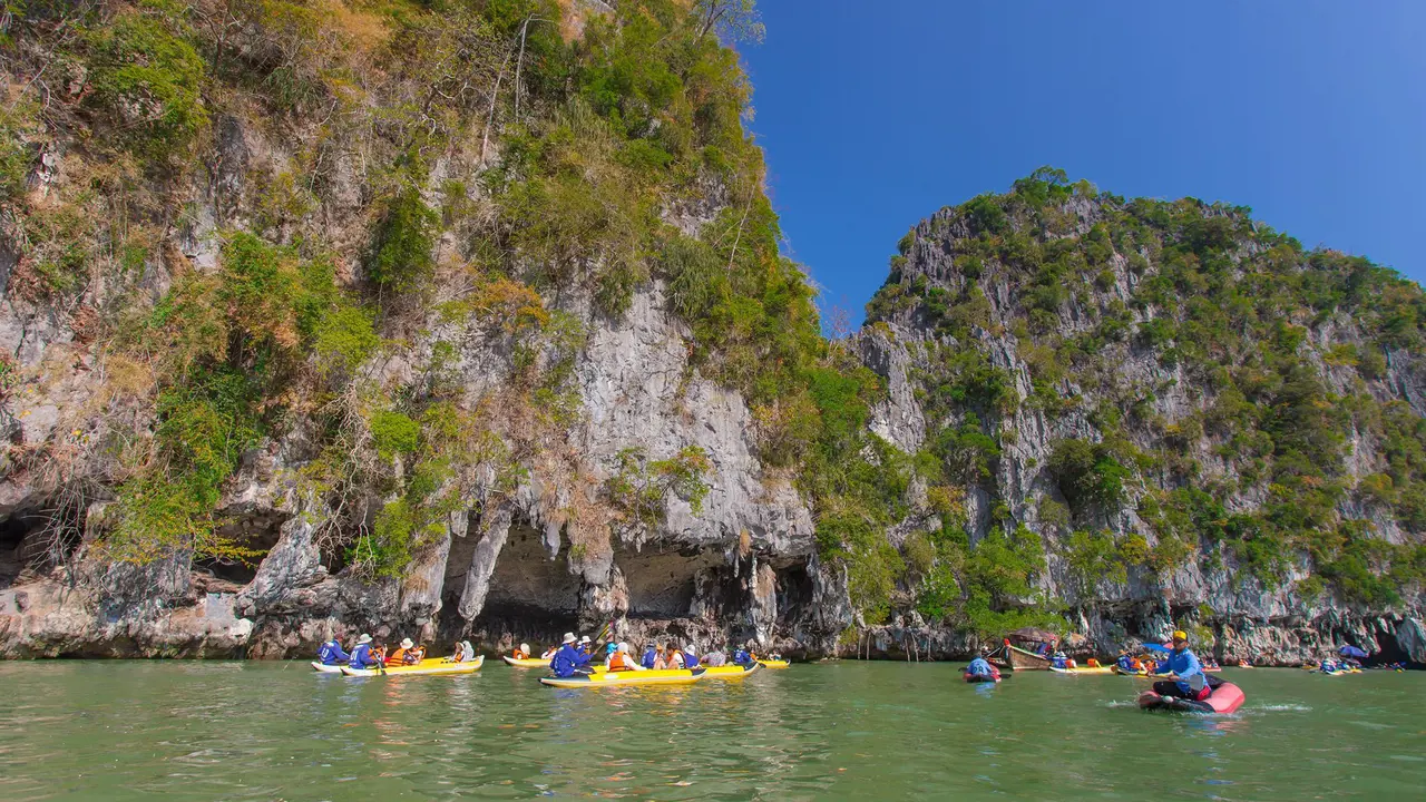 James Bond Island, Phang-Nga Bay, Hong Island, and Khai Island Tour from Phuket – Bild 4