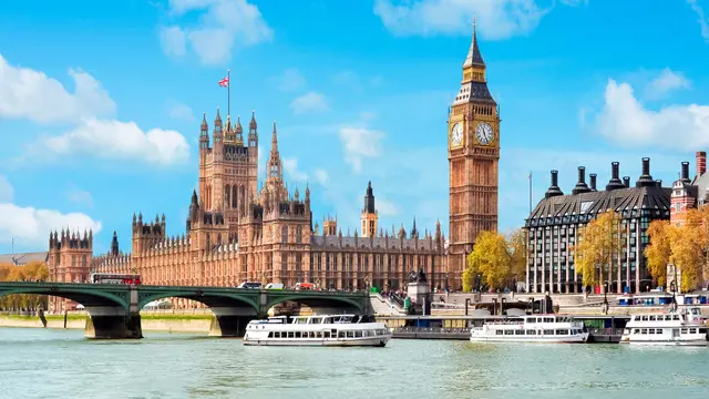 Thames River Sightseeing Cruise