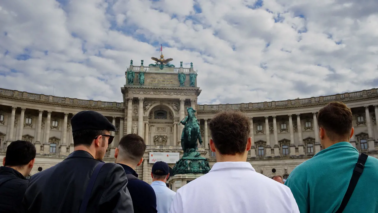 Hofburg Palace, Gardens, and Sisi Museum Skip-the-Line Guided Tour – Bild 6