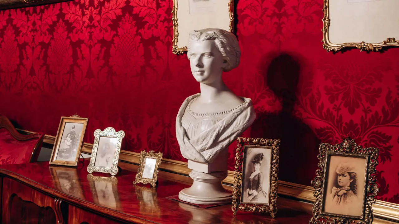 Hofburg Palace, Gardens, and Sisi Museum Skip-the-Line Guided Tour – Bild 8