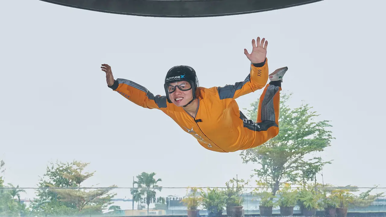 AltitudeX Indoor Skydiving Experience in Singapore – Bild 3