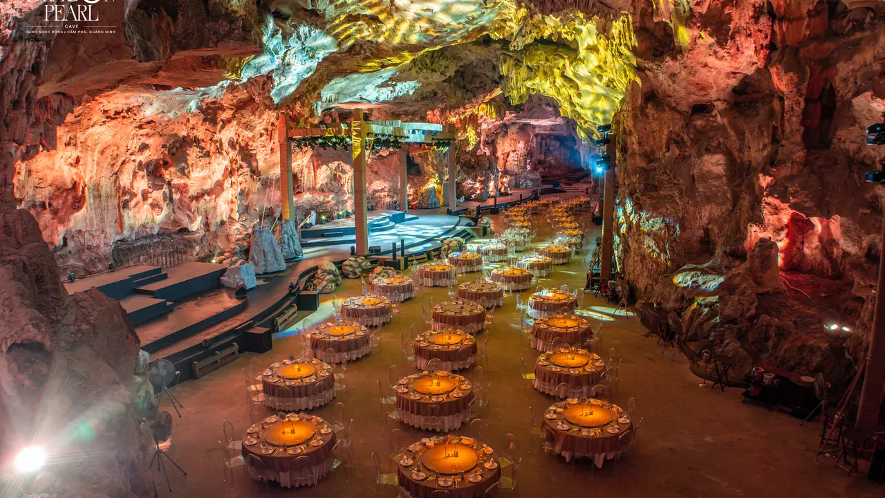 Dragon Pearl Cave Show and Dining Experience