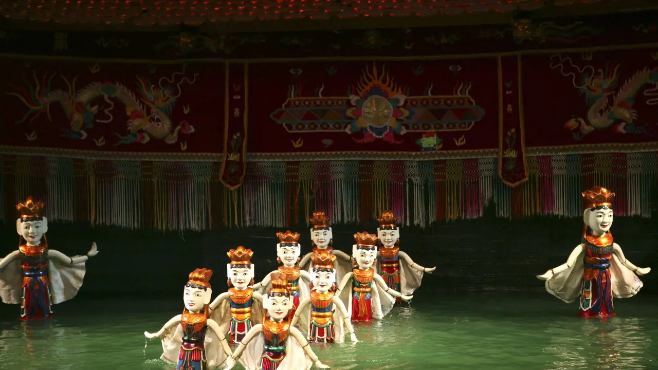 Saigon Evening Tour with Water Puppetry Show and Dinner Cruise