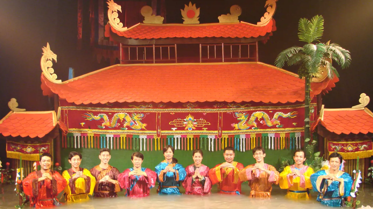 Saigon Evening Tour with Water Puppetry Show and Dinner Cruise – Bild 4