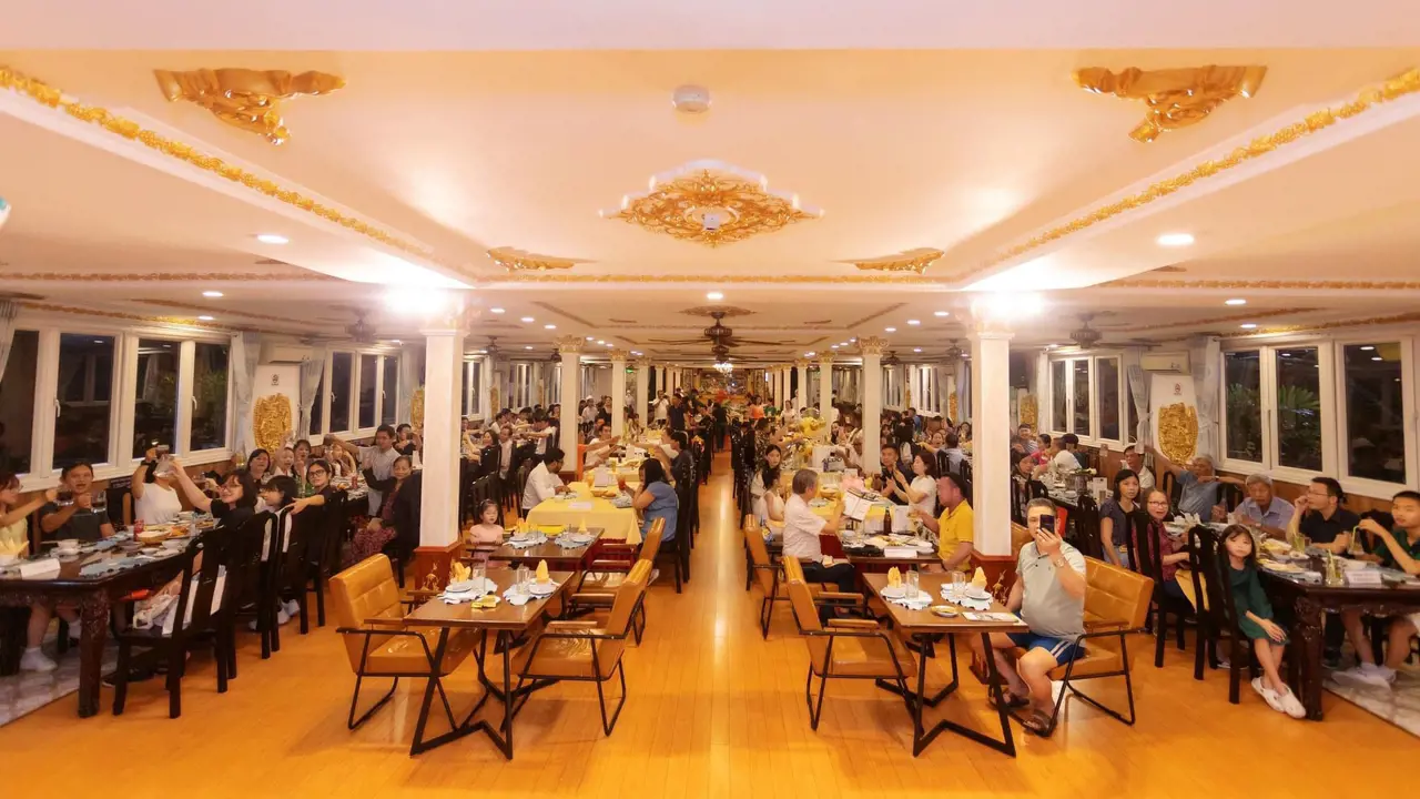 Saigon Evening Tour with Water Puppetry Show and Dinner Cruise – Bild 7