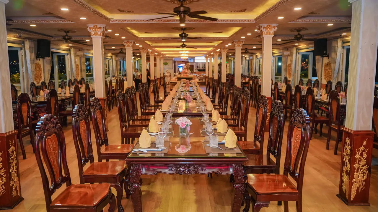 Saigon Evening Tour with Water Puppetry Show and Dinner Cruise – Bild 8