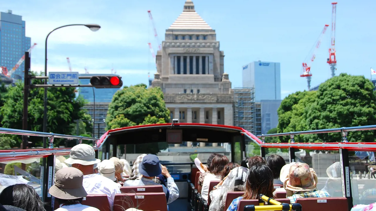 Tokyo Sky Hop-on Hop-off Sightseeing Bus – Bild 2