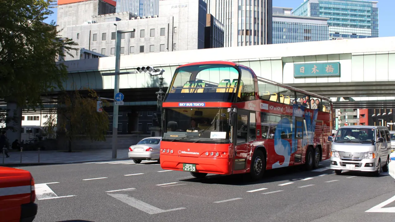 Tokyo Sky Hop-on Hop-off Sightseeing Bus – Bild 4